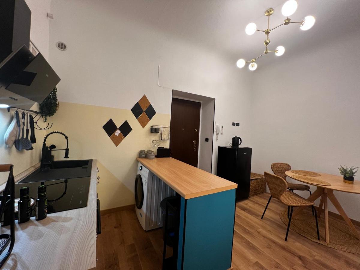 Regina Milano Ai Navigli - Sky Tv, Wifi And Breakfast Box Apartment Exterior photo