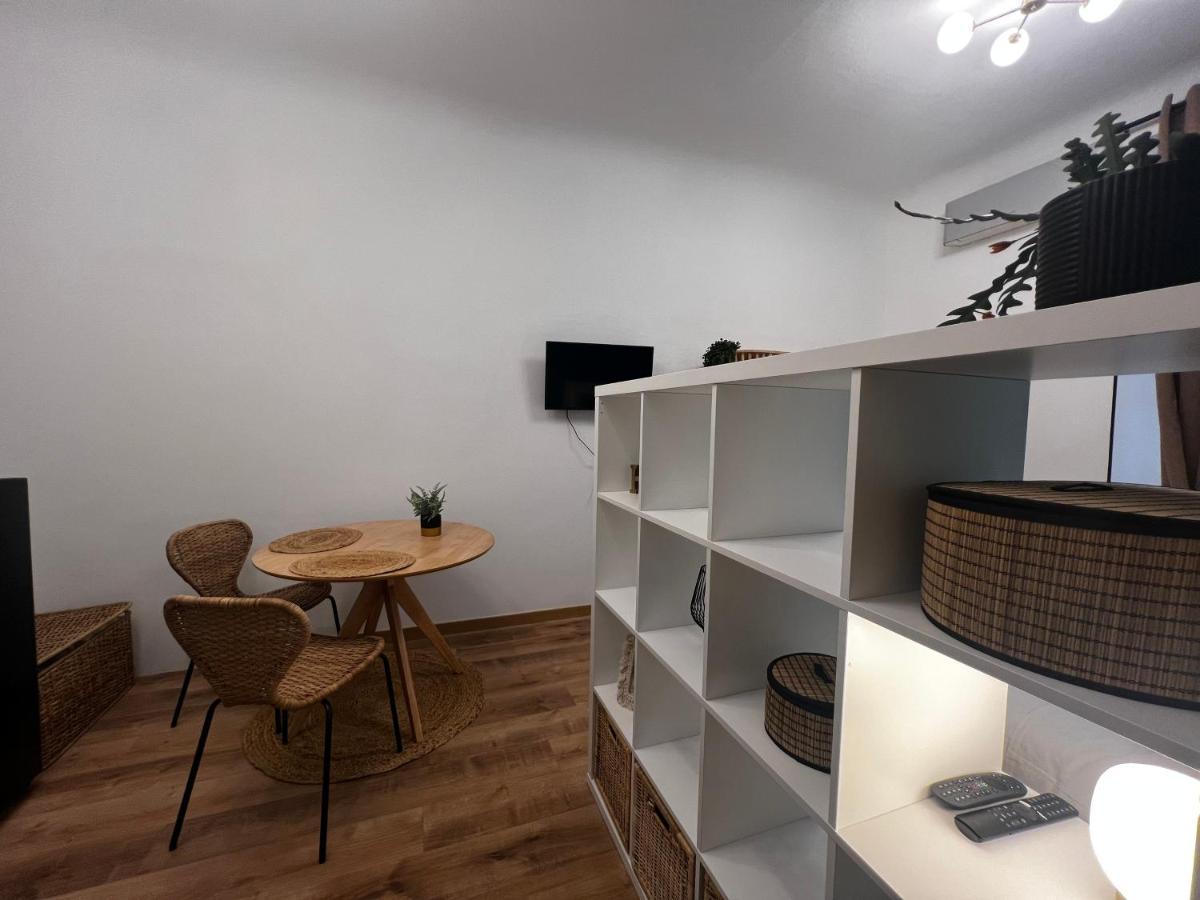 Regina Milano Ai Navigli - Sky Tv, Wifi And Breakfast Box Apartment Exterior photo