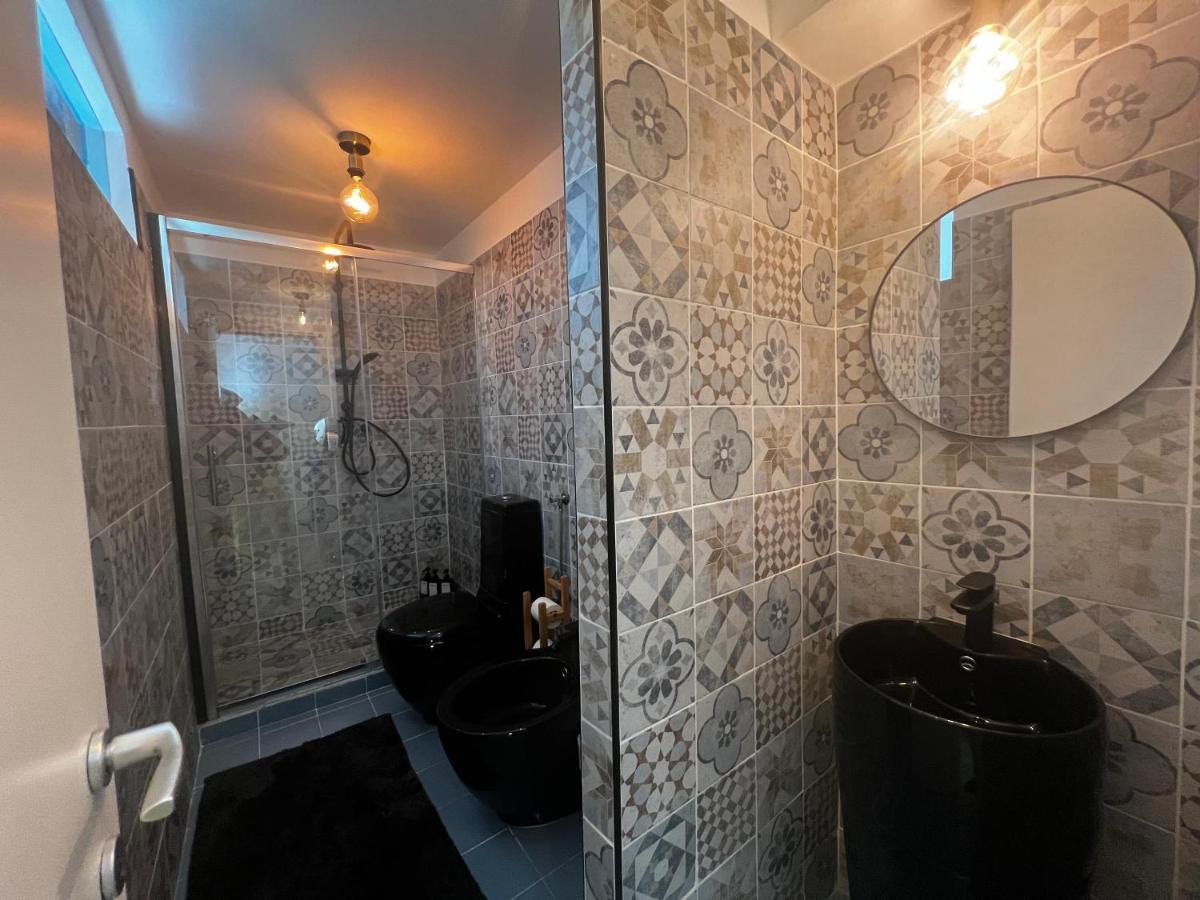 Regina Milano Ai Navigli - Sky Tv, Wifi And Breakfast Box Apartment Exterior photo