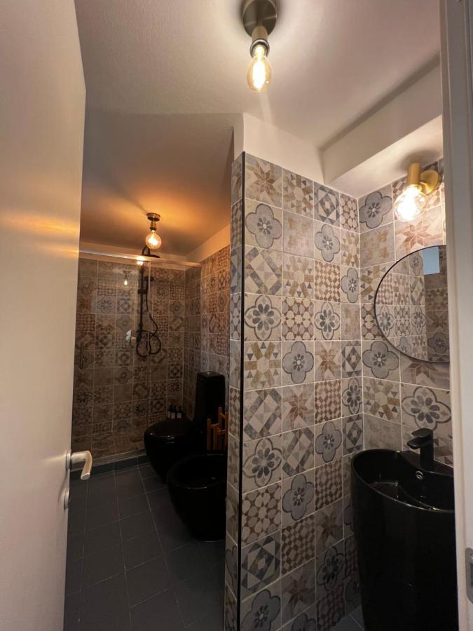 Regina Milano Ai Navigli - Sky Tv, Wifi And Breakfast Box Apartment Exterior photo