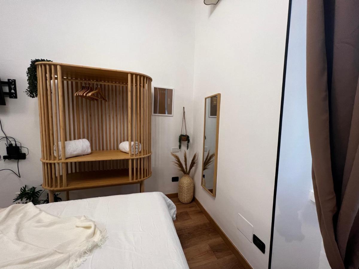Regina Milano Ai Navigli - Sky Tv, Wifi And Breakfast Box Apartment Exterior photo