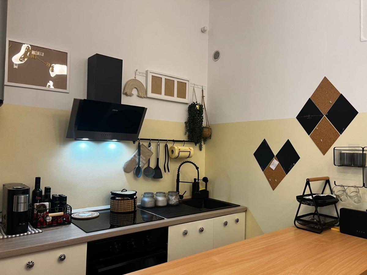 Regina Milano Ai Navigli - Sky Tv, Wifi And Breakfast Box Apartment Exterior photo
